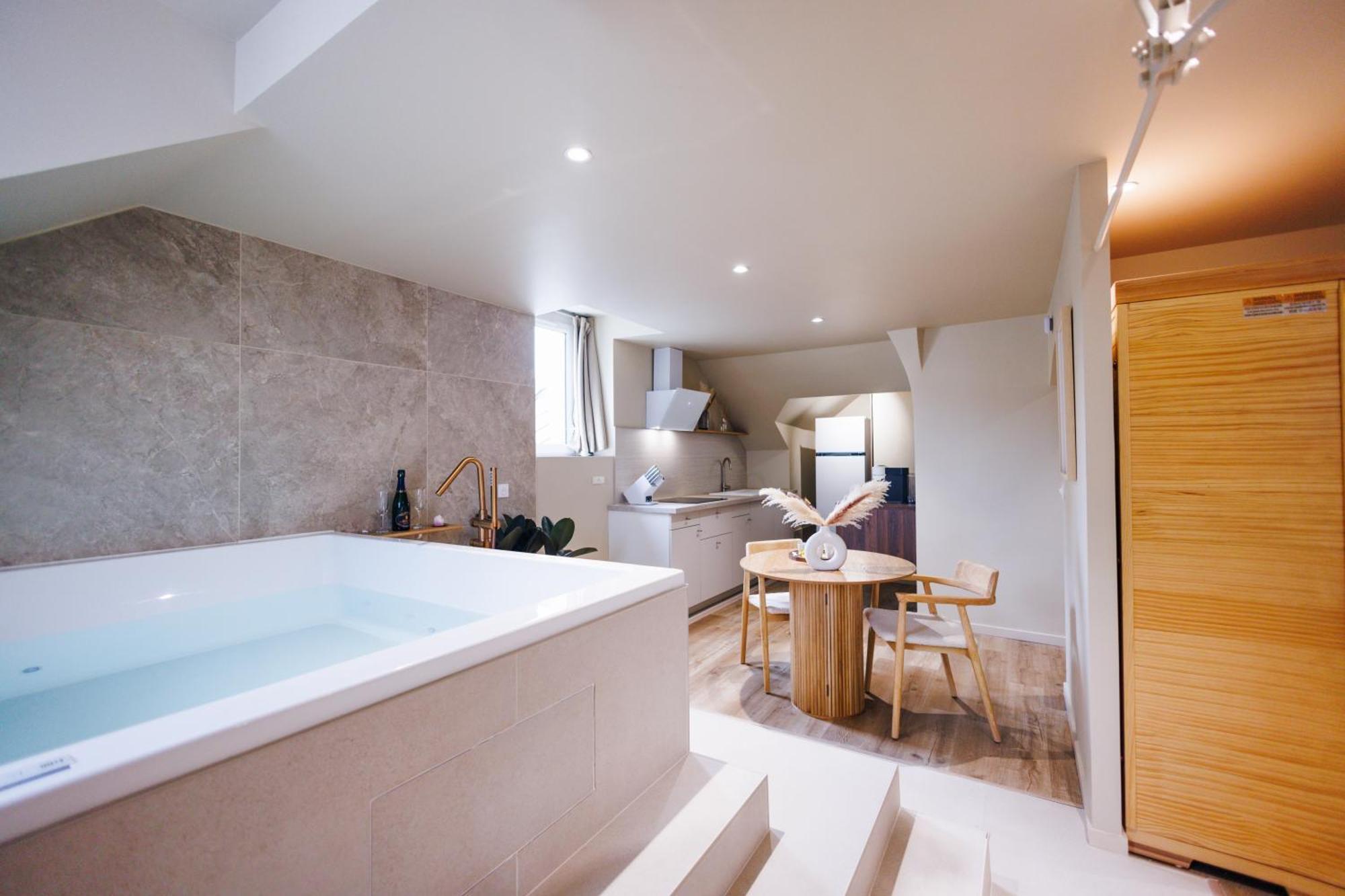 Eden Room - Luxe, Balneo & Sauna Le Mans Exterior photo